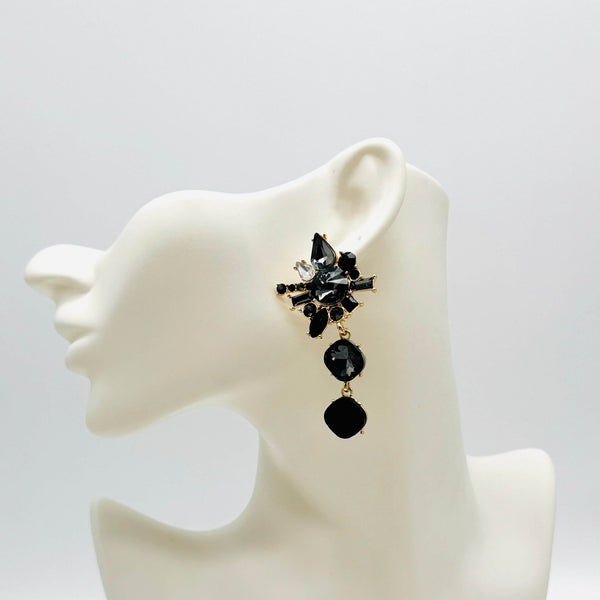 Handgemaakt statement oorbel black grey spring handgemaakt door MUZE earrings. Gratis geleverd binnen nederland en belgie.