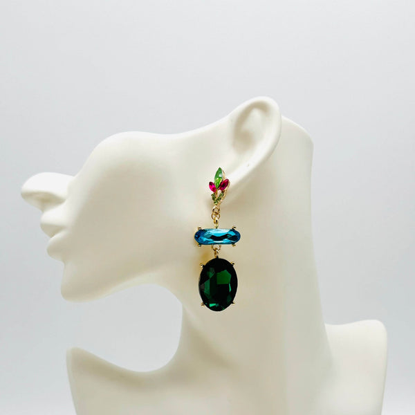 Handgemaakt statement oorbel colorful green spring handgemaakt door MUZE earrings. Gratis geleverd binnen nederland en belgie.