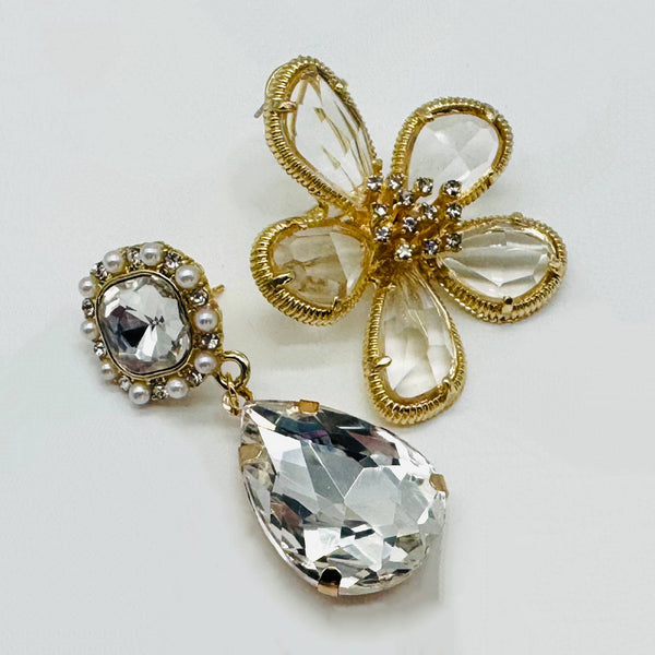 Handgemaakt statement oorbel crystal swarovski flower handgemaakt door MUZE earrings. Gratis geleverd binnen nederland en belgie.