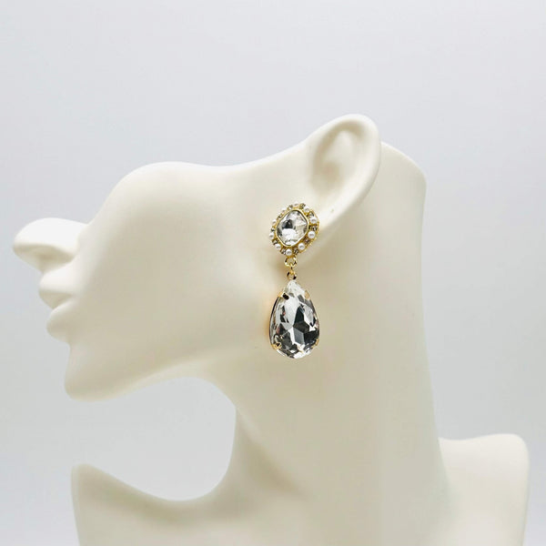 Handgemaakt statement oorbel crystal swarovski flower handgemaakt door MUZE earrings. Gratis geleverd binnen nederland en belgie.