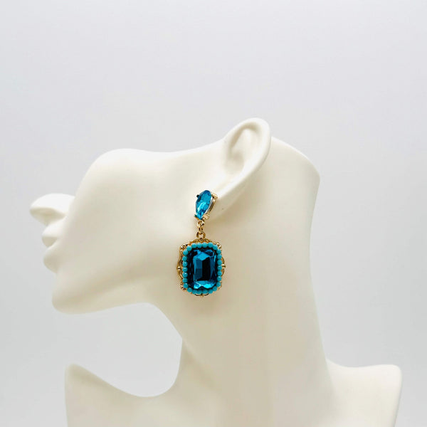 Handgemaakt statement oorbel earrings aqua dreams handgemaakt door MUZE earrings. Gratis geleverd binnen nederland en belgie.