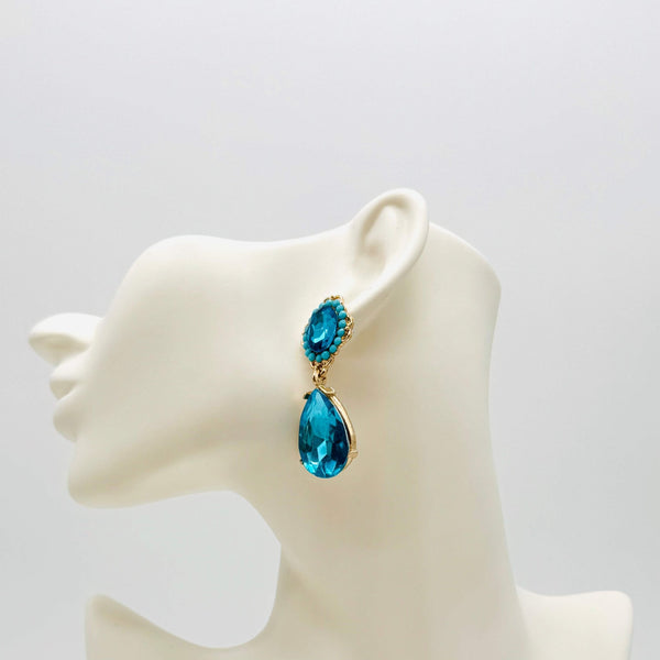 Handgemaakt statement oorbel earrings aqua dreams handgemaakt door MUZE earrings. Gratis geleverd binnen nederland en belgie.