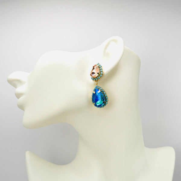 Handgemaakt statement oorbel earrings aqua peach glam handgemaakt door MUZE earrings. Gratis geleverd binnen nederland en belgie.