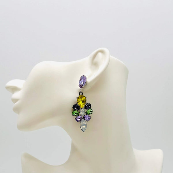 Handgemaakt statement oorbel earrings blooming colors handgemaakt door MUZE earrings. Gratis geleverd binnen nederland en belgie.