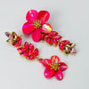 Handgemaakt statement oorbel earrings fuchsia flowers handgemaakt door MUZE earrings. Gratis geleverd binnen nederland en belgie.