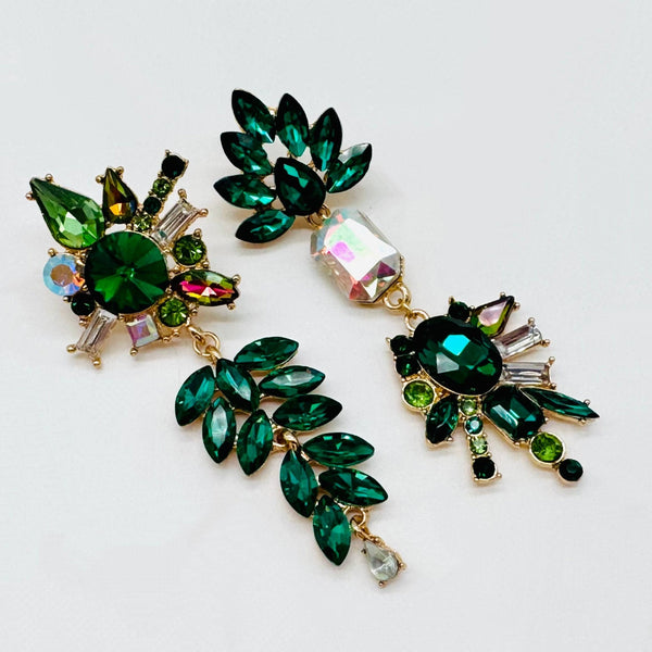 Handgemaakt statement oorbel earrings green ab pring handgemaakt door MUZE earrings. Gratis geleverd binnen nederland en belgie.