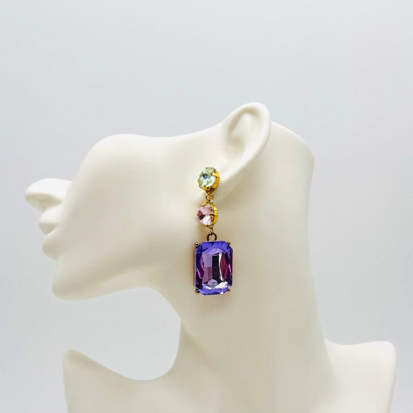 Handgemaakt statement oorbel earrings pastel glam handgemaakt door MUZE earrings. Gratis geleverd binnen nederland en belgie.