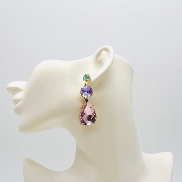 Handgemaakt statement oorbel earrings pastel spring drop handgemaakt door MUZE earrings. Gratis geleverd binnen nederland en belgie.