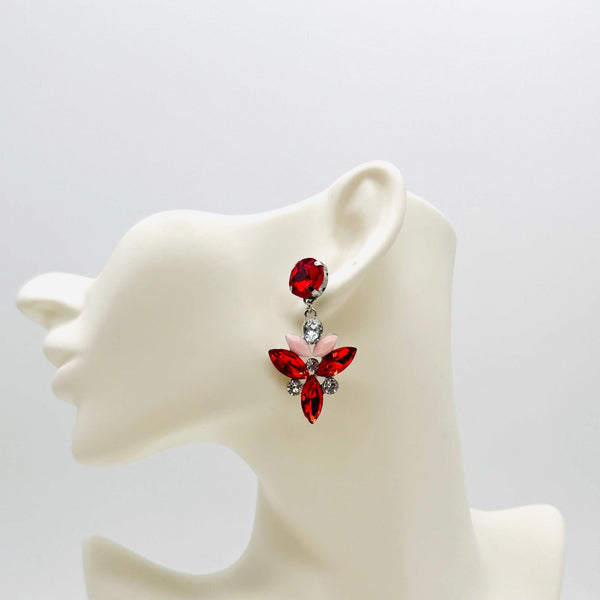 Handgemaakt statement oorbel red flower spring silver handgemaakt door MUZE earrings. Gratis geleverd binnen nederland en belgie.