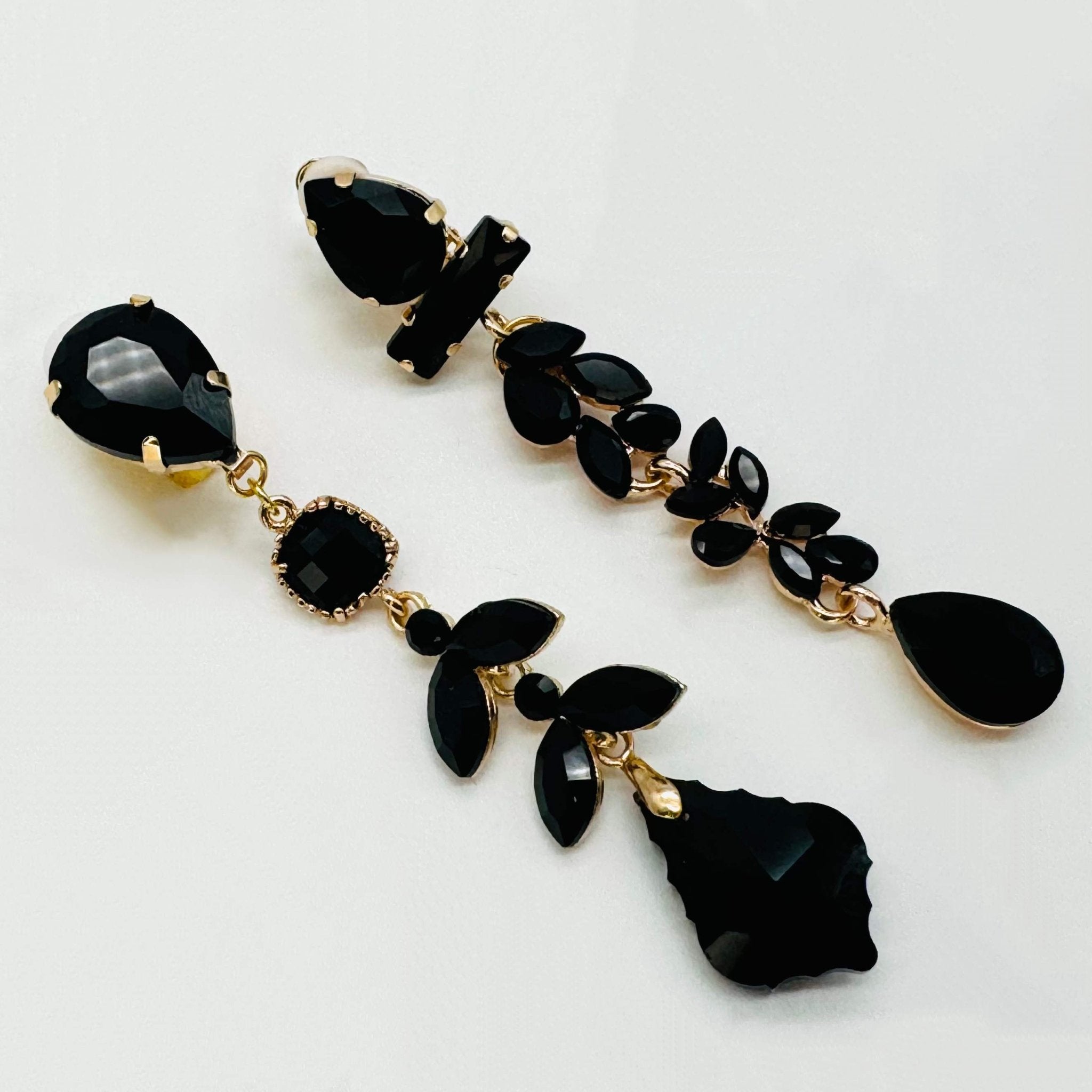 Clip Earrings Black Leafs | Gold - Muze Earrings