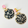 Handgemaakt statement oorbel clips pink leopard shell handgemaakt door MUZE earrings. Gratis geleverd binnen nederland en belgie.