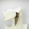 Handgemaakt statement oorbel earrings black strass cockle handgemaakt door MUZE earrings. Gratis geleverd binnen nederland en belgie.