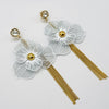 Handgemaakt statement oorbel earrings boho wedding flower handgemaakt door MUZE earrings. Gratis geleverd binnen nederland en belgie.