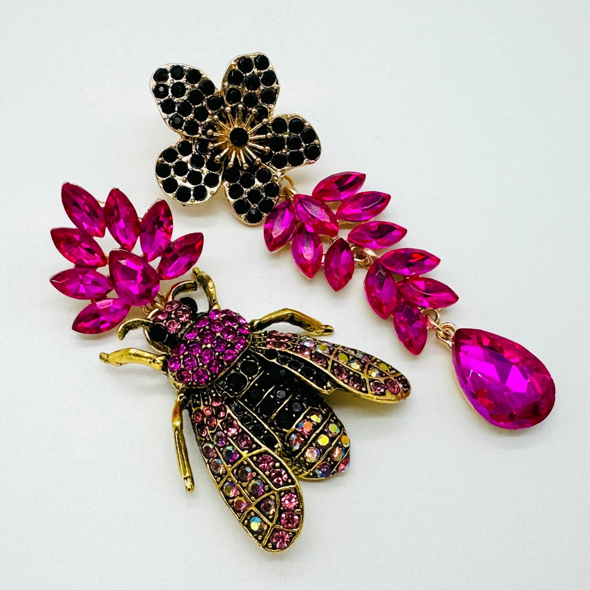 Earrings Fuchsia Fly | Gold - Muze Earrings