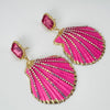 Handgemaakt statement oorbel earrings pink strass cockle handgemaakt door MUZE earrings. Gratis geleverd binnen nederland en belgie.