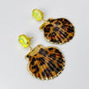 Handgemaakt statement oorbel earrings yellow leopard shell handgemaakt door MUZE earrings. Gratis geleverd binnen nederland en belgie.